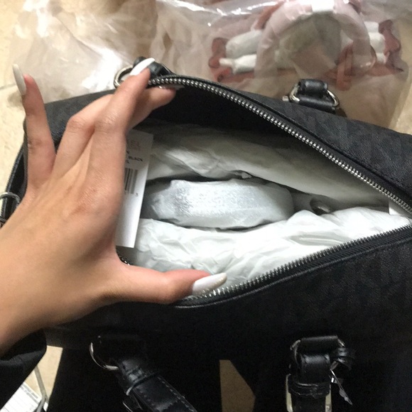 Micheal Kors Grayson bag - Picture 5 of 6